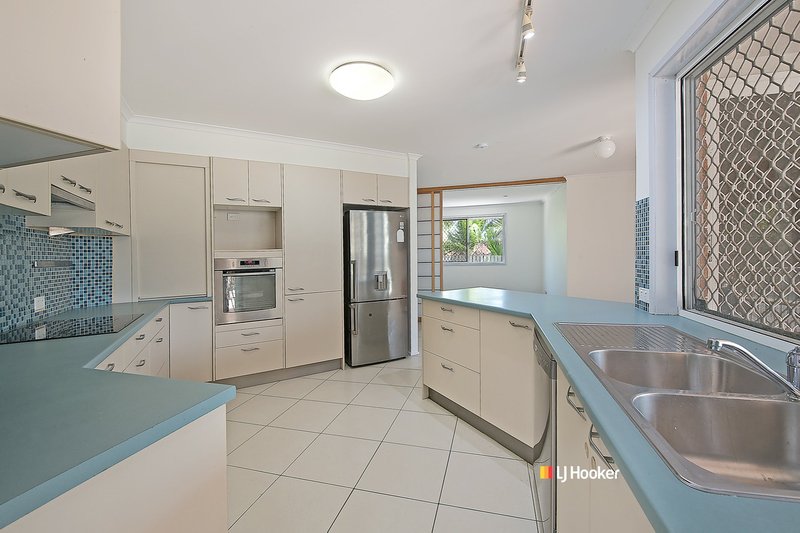 Photo - 3 Ilinga Place, Kallangur QLD 4503 - Image 4