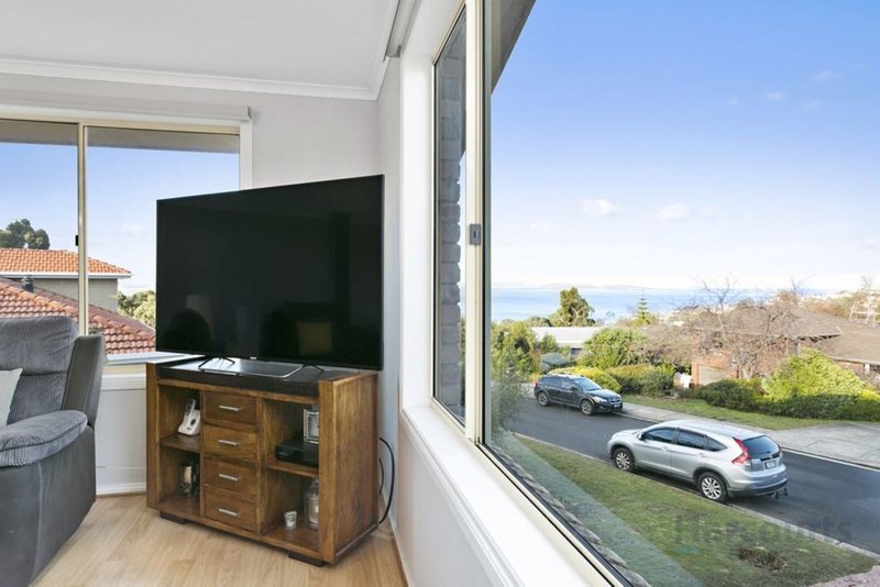 Photo - 3 Illira Way, Blackmans Bay TAS 7052 - Image 4