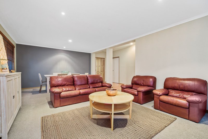 Photo - 3 Inglis Court, Glen Waverley VIC 3150 - Image 4