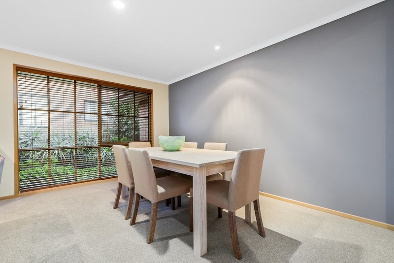 Photo - 3 Inglis Court, Glen Waverley VIC 3150 - Image 5