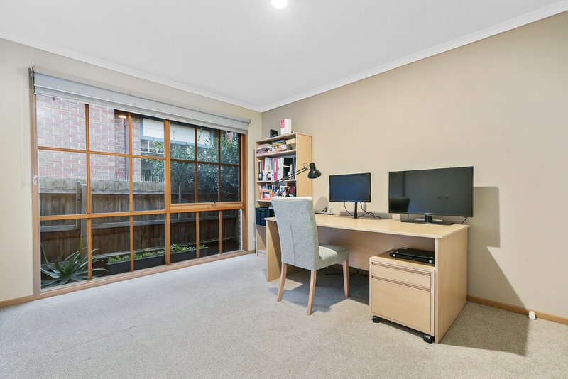 Photo - 3 Inglis Court, Glen Waverley VIC 3150 - Image 14