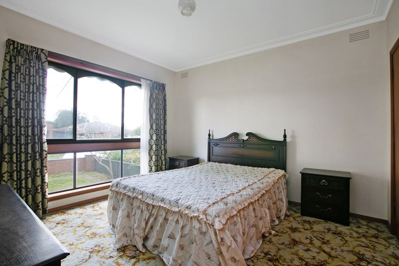 Photo - 3 Inverness Street, Reservoir VIC 3073 - Image 6