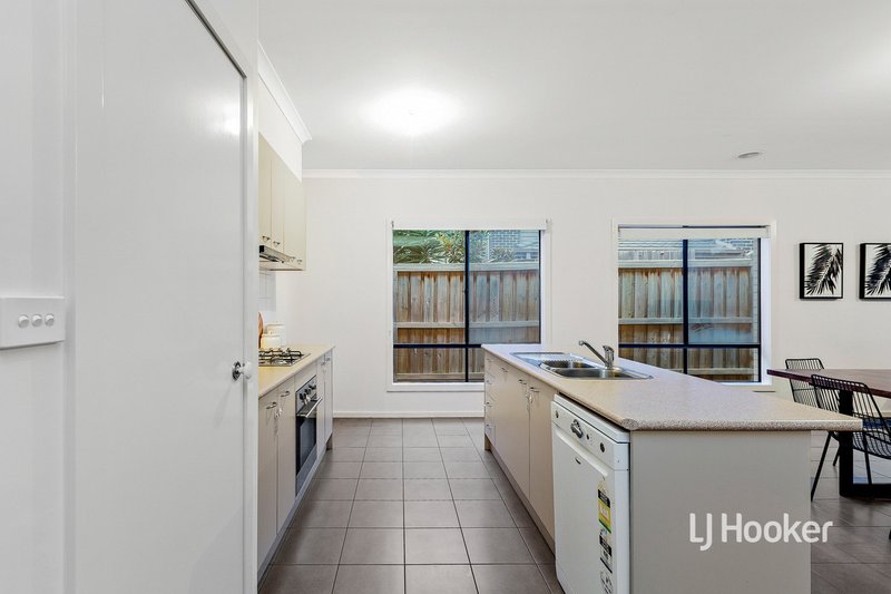 Photo - 3 Ionian Way, Point Cook VIC 3030 - Image 4