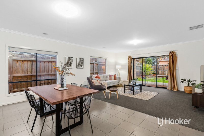 Photo - 3 Ionian Way, Point Cook VIC 3030 - Image 7