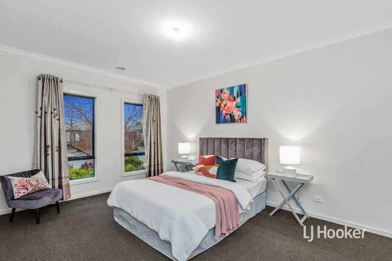 Photo - 3 Ionian Way, Point Cook VIC 3030 - Image 11