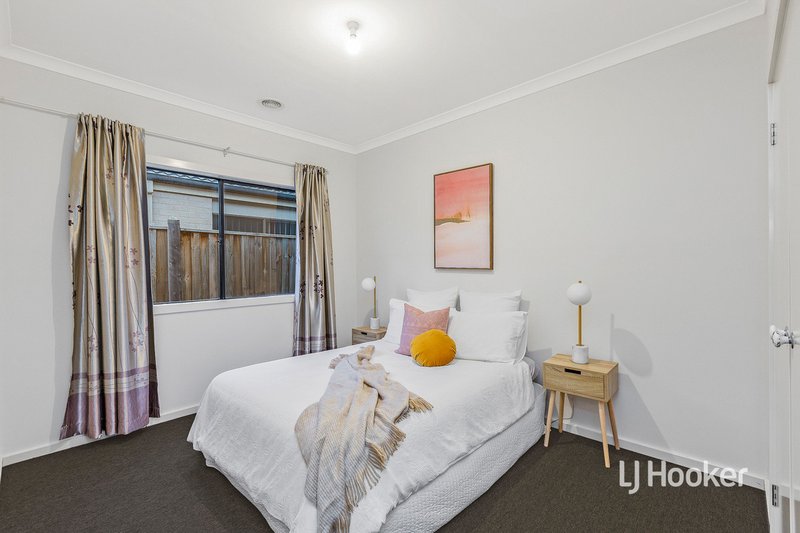 Photo - 3 Ionian Way, Point Cook VIC 3030 - Image 13