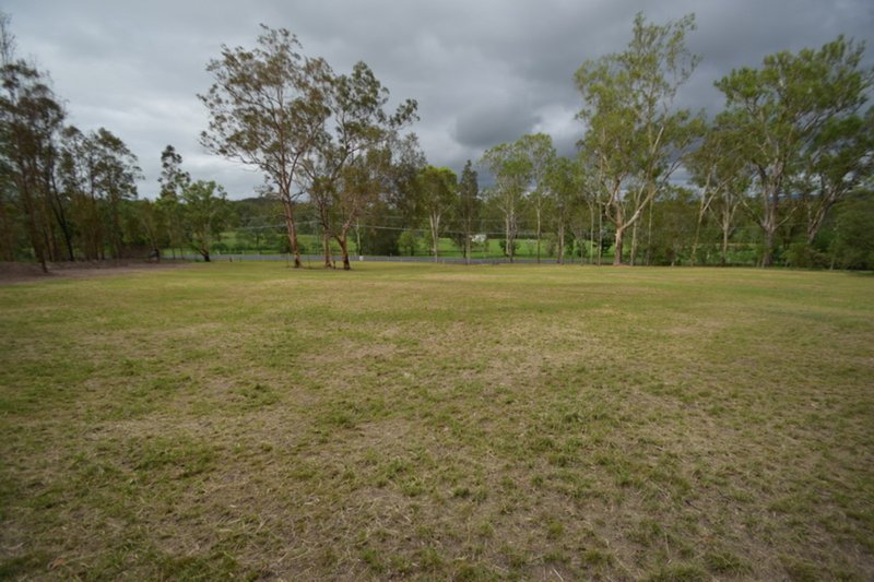 Photo - 3 Ipswich Street, Esk QLD 4312 - Image 2