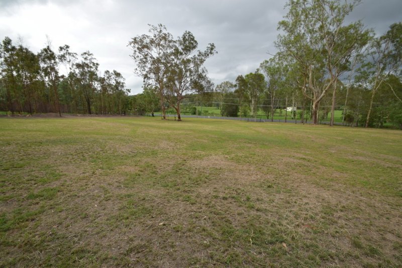 Photo - 3 Ipswich Street, Esk QLD 4312 - Image 5