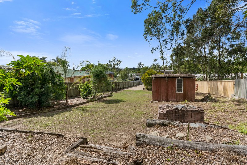 Photo - 3 Ipswich Street, Riverview QLD 4303 - Image 9