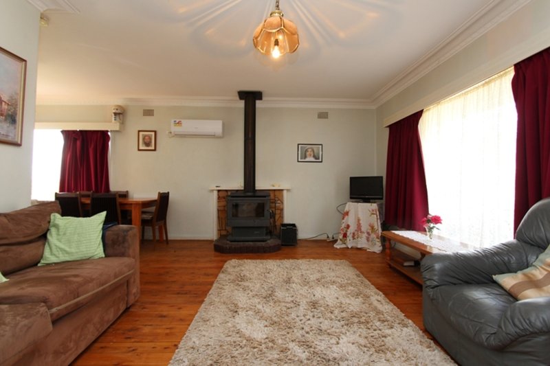 Photo - 3 Isaacs Street, Bathurst NSW 2795 - Image 3