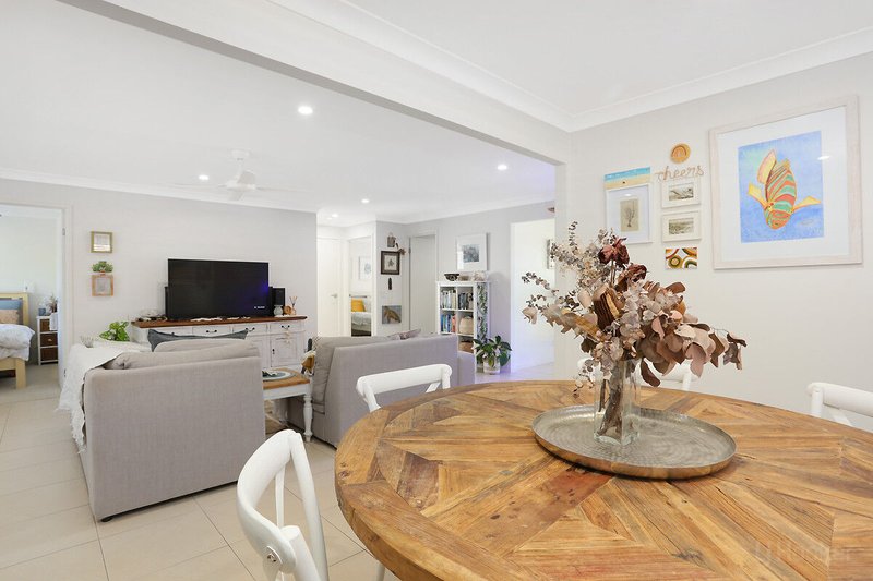 Photo - 3 Jacaranda Avenue, Hollywell QLD 4216 - Image 4