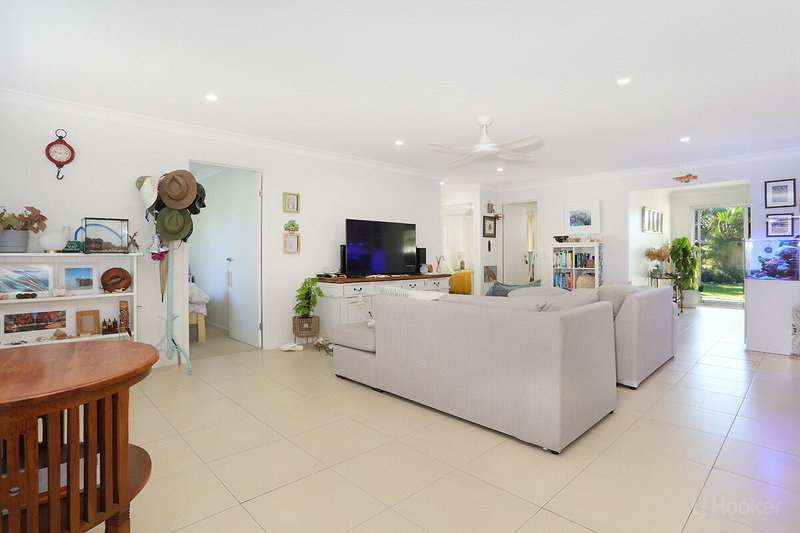 Photo - 3 Jacaranda Avenue, Hollywell QLD 4216 - Image 7