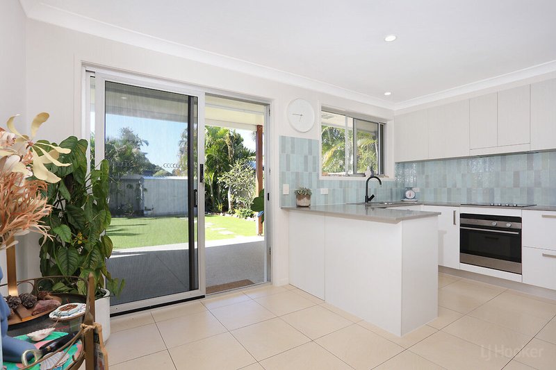 Photo - 3 Jacaranda Avenue, Hollywell QLD 4216 - Image 11