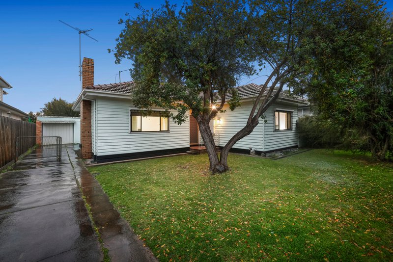 Photo - 3 Jack Road, Cheltenham VIC 3192 - Image 3