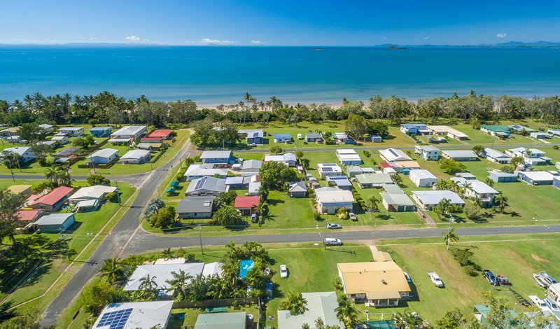 Photo - 3 Jackson Street, Midge Point QLD 4799 - Image 6