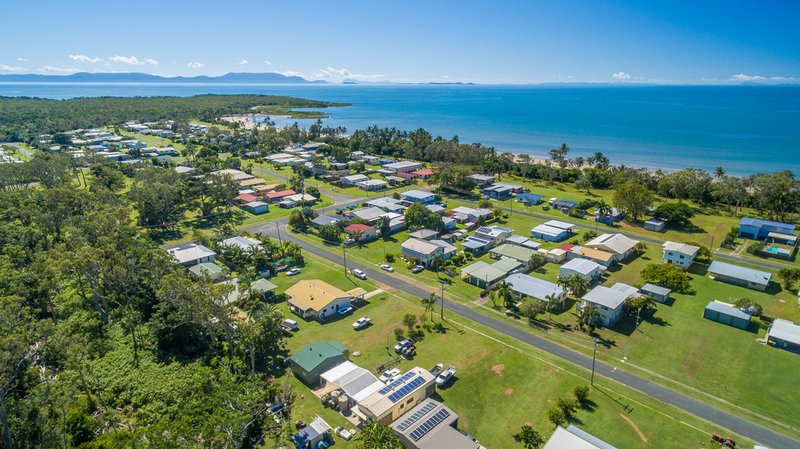 Photo - 3 Jackson Street, Midge Point QLD 4799 - Image 7