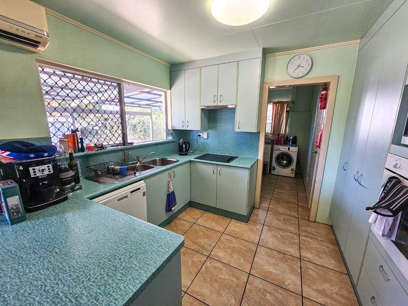 Photo - 3 Jacobsen Crescent, Mount Isa QLD 4825 - Image 2