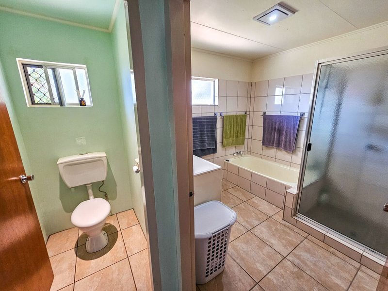 Photo - 3 Jacobsen Crescent, Mount Isa QLD 4825 - Image 6