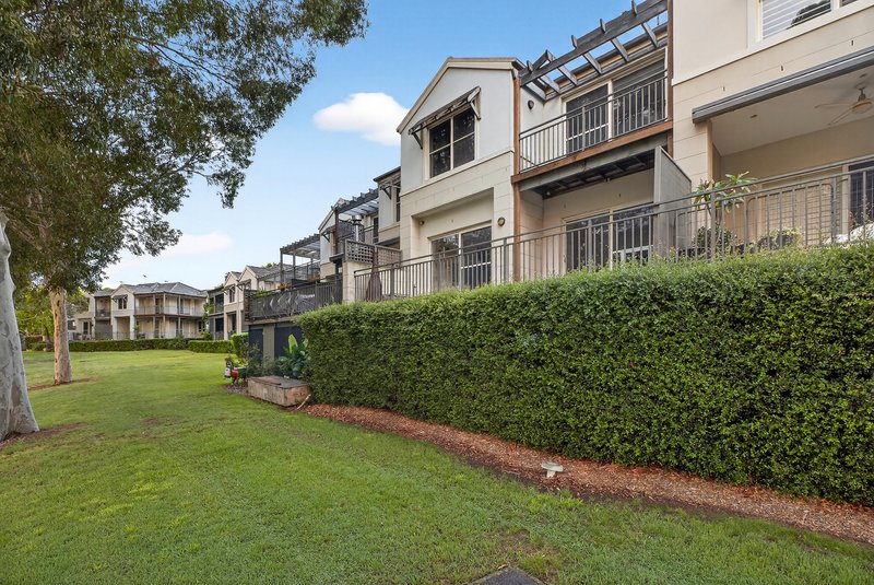 Photo - 3 Jane Jarvis Way, Macquarie Links NSW 2565 - Image 30