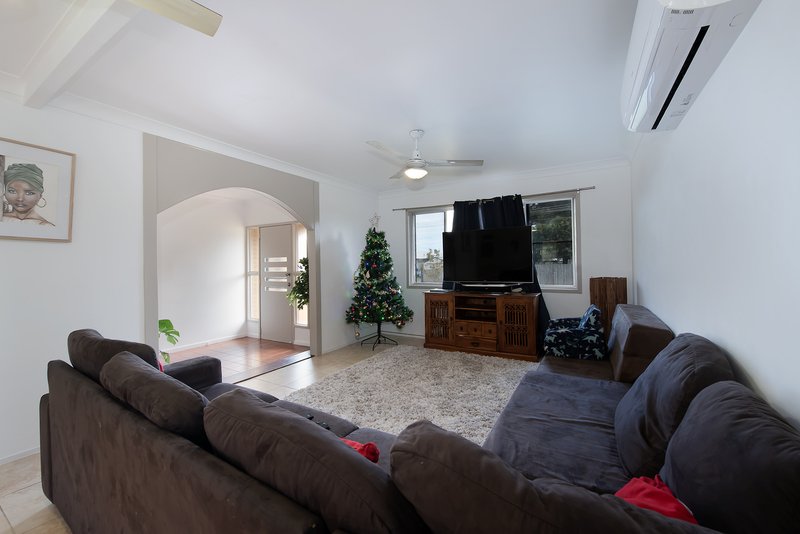 Photo - 3 Japonica Street, Kallangur QLD 4503 - Image 3