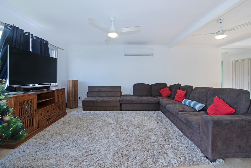 Photo - 3 Japonica Street, Kallangur QLD 4503 - Image 4