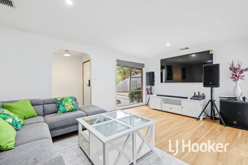 Photo - 3 Jason Place, Hampton Park VIC 3976 - Image 2