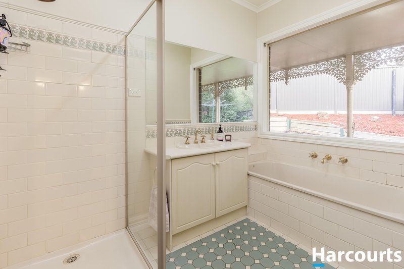 Photo - 3 Jenna Court, Rowville VIC 3178 - Image 10