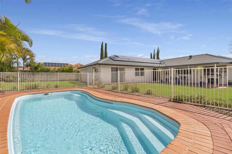 Photo - 3 John Dalley Drive, Helensvale QLD 4212 - Image 2