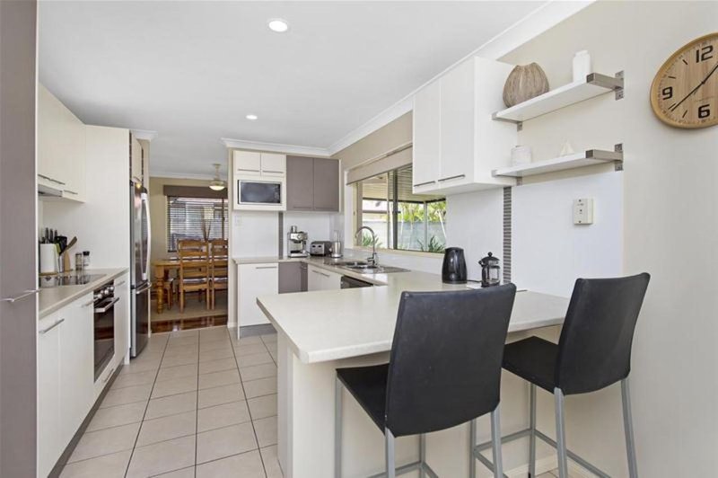Photo - 3 John Dalley Drive, Helensvale QLD 4212 - Image 5