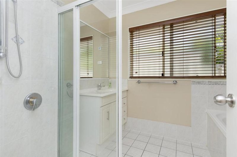 Photo - 3 John Dalley Drive, Helensvale QLD 4212 - Image 10