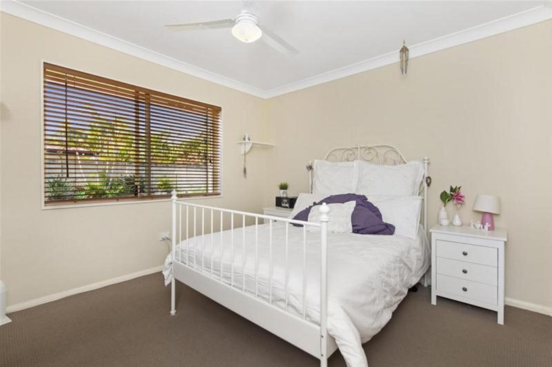 Photo - 3 John Dalley Drive, Helensvale QLD 4212 - Image 11