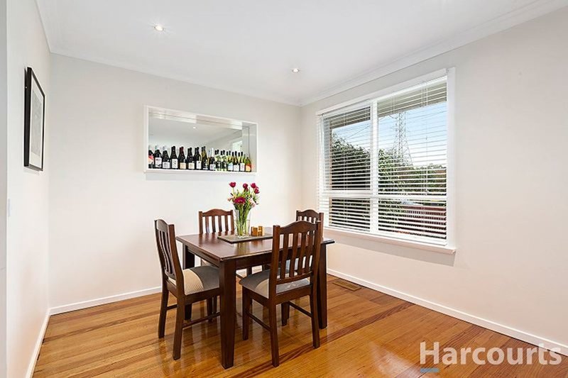 Photo - 3 Johnson Drive, Glen Waverley VIC 3150 - Image 3