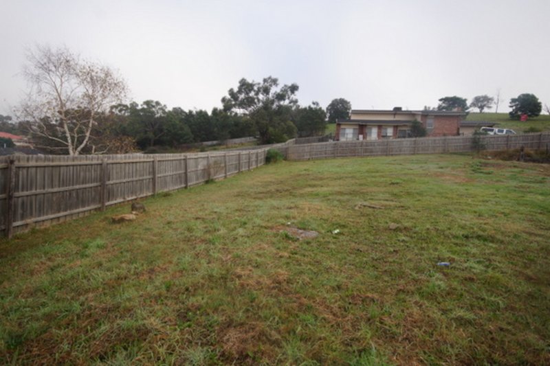 Photo - 3 Johnsons Place, Pakenham VIC 3810 - Image 2