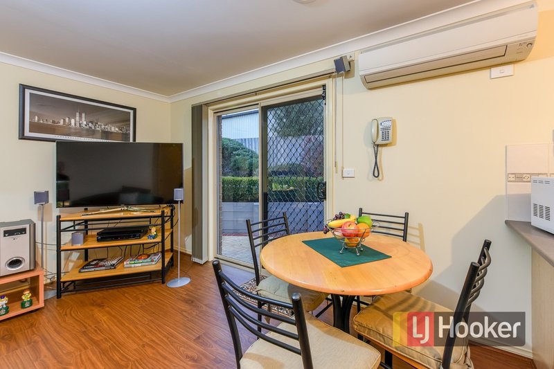 Photo - 3 Jonathan Place, Pakenham VIC 3810 - Image 7