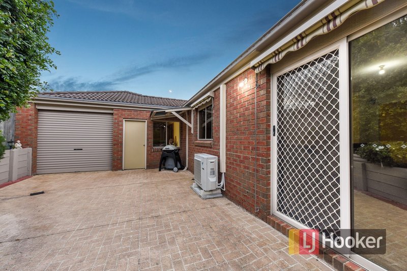 Photo - 3 Jonathan Place, Pakenham VIC 3810 - Image 11