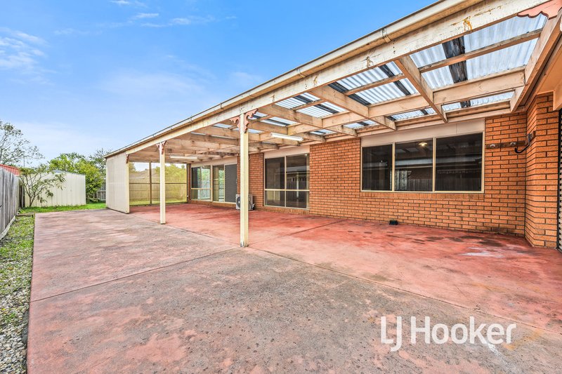 Photo - 3 Joucas Place, Narre Warren South VIC 3805 - Image 6