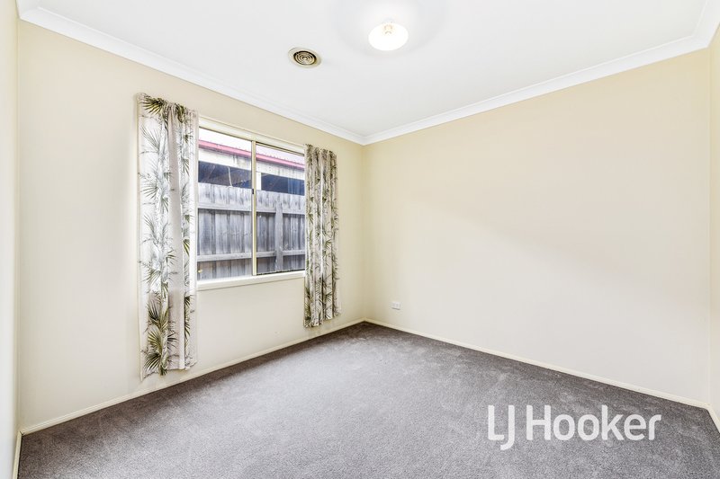 Photo - 3 Joucas Place, Narre Warren South VIC 3805 - Image 7