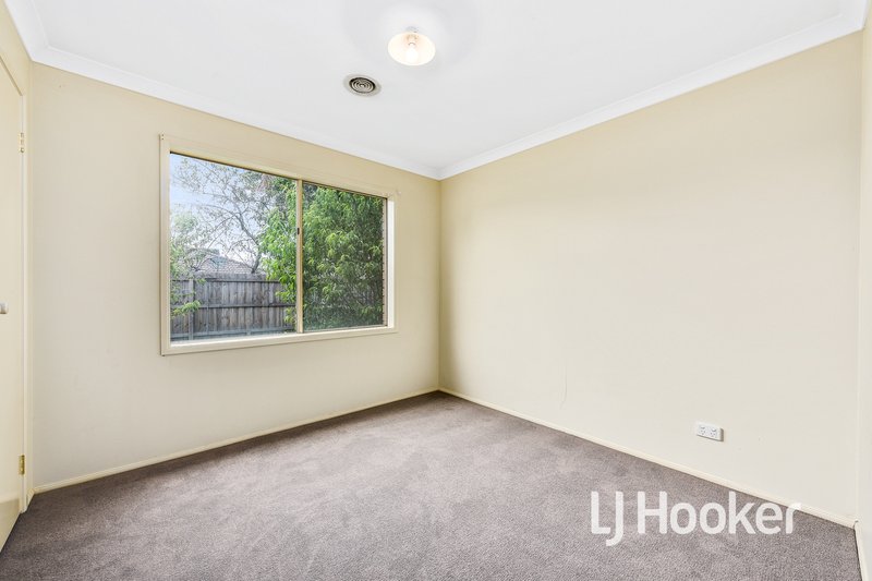 Photo - 3 Joucas Place, Narre Warren South VIC 3805 - Image 10