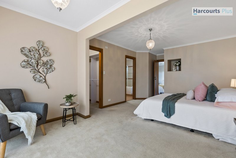 Photo - 3 Jupiter Street, Hallett Cove SA 5158 - Image 13