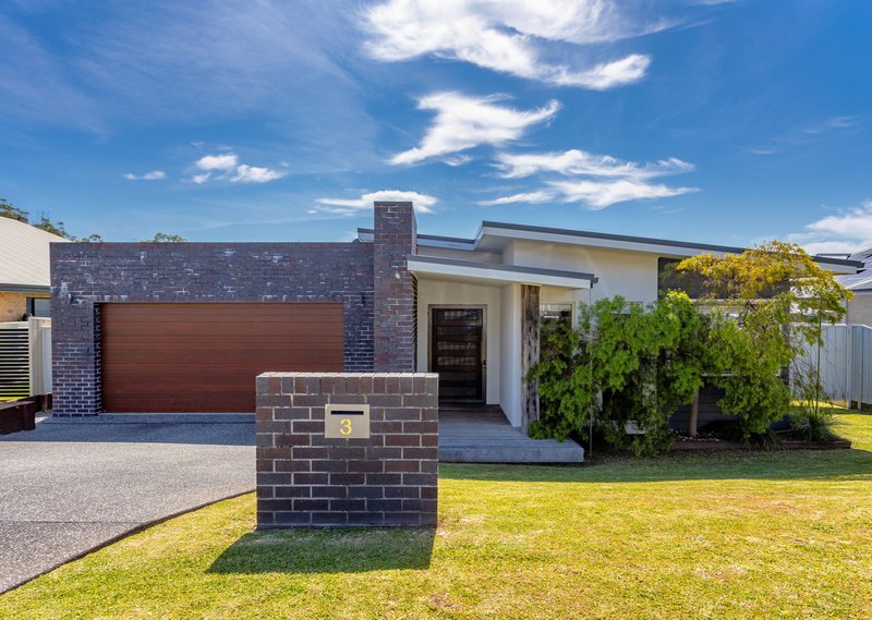 3 Kadungle Close, Wallabi Point NSW 2430