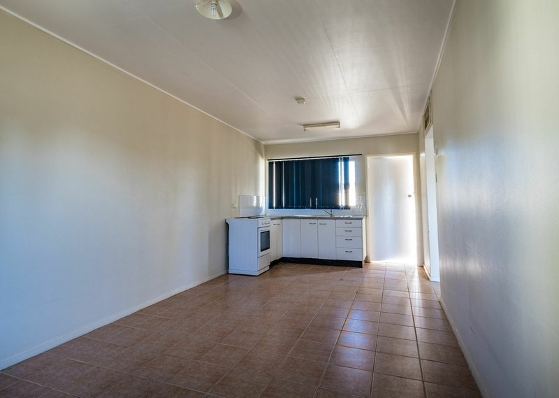 Photo - 3 Kaeser Road, Mount Isa QLD 4825 - Image 6