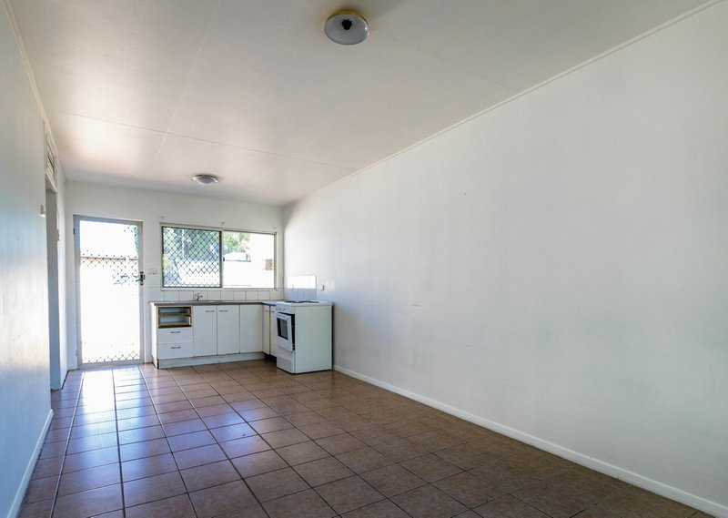 Photo - 3 Kaeser Road, Mount Isa QLD 4825 - Image 7