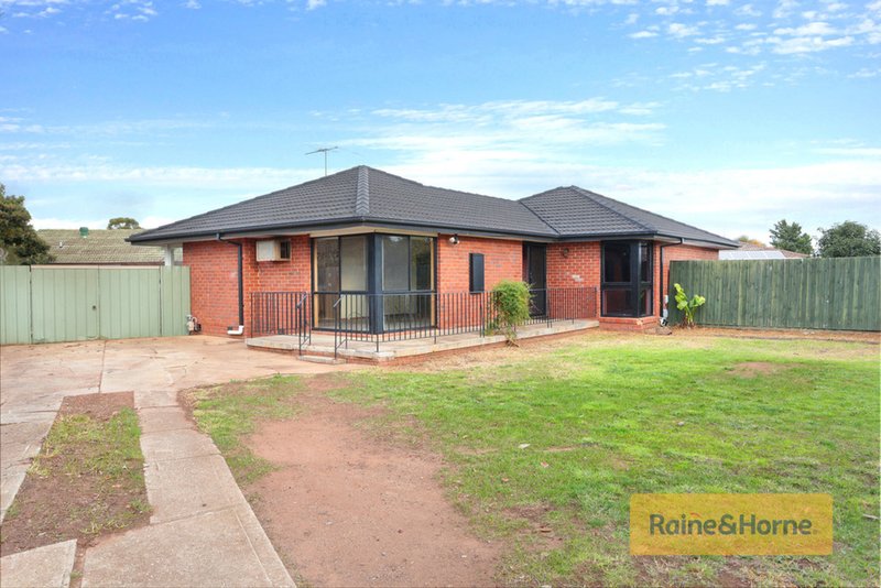 Photo - 3 Kallista Place, Melton West VIC 3337 - Image 2