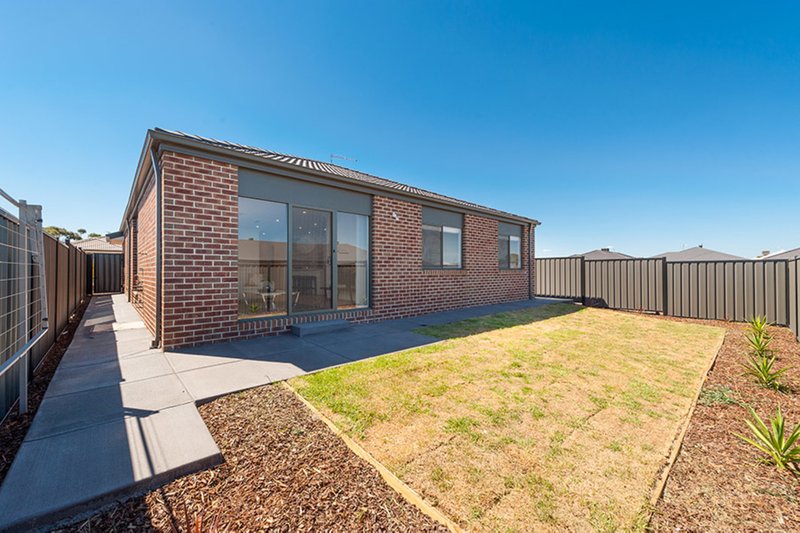 Photo - 3 Kangaroo Road, Craigieburn VIC 3064 - Image 14