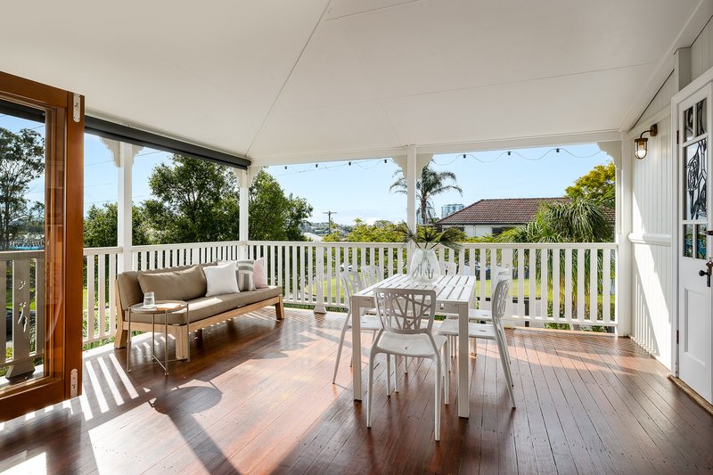 Photo - 3 Karthina Street, Bulimba QLD 4171 - Image 2