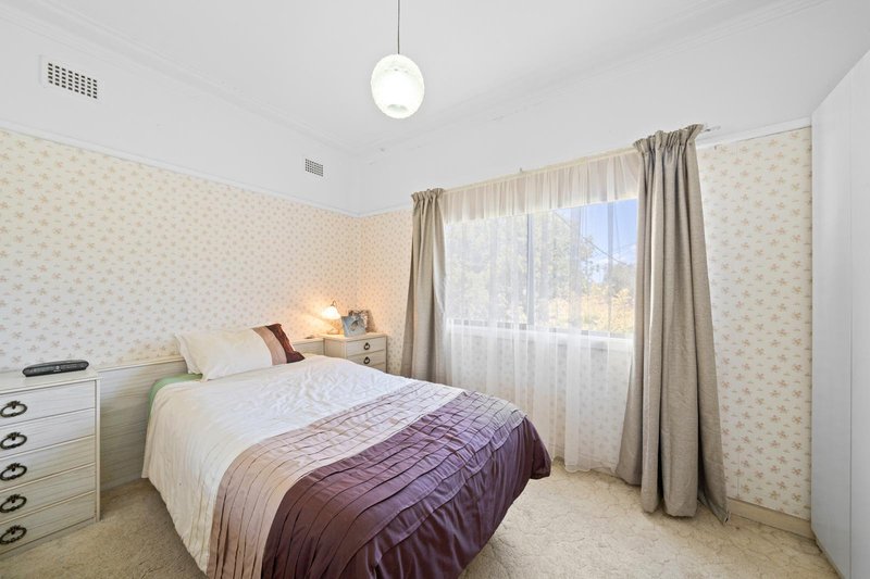 Photo - 3 Keates Avenue, Padstow Heights NSW 2211 - Image 3