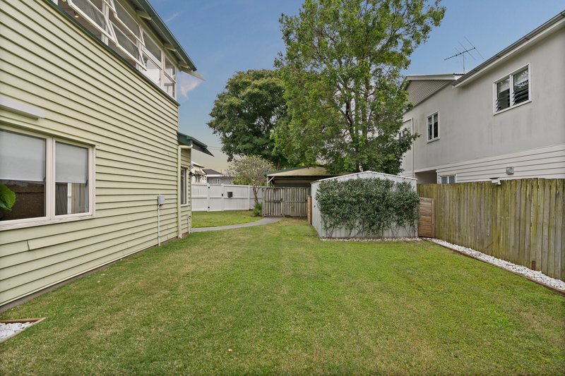 Photo - 3 Kedron Park Road, Wooloowin QLD 4030 - Image 17