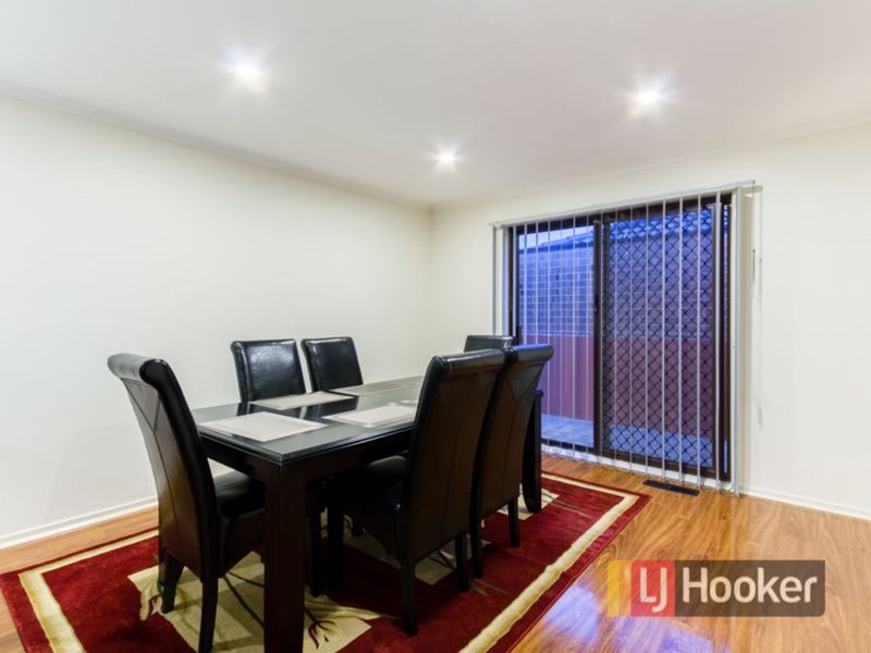 Photo - 3 Keller Court, Hampton Park VIC 3976 - Image 4