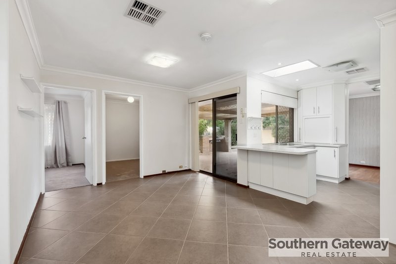 Photo - 3 Kemmish Avenue, Parmelia WA 6167 - Image 5