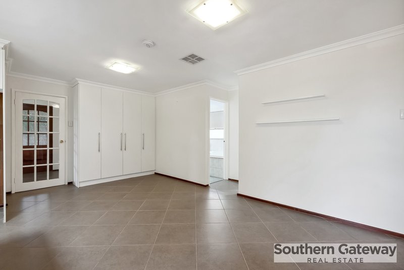 Photo - 3 Kemmish Avenue, Parmelia WA 6167 - Image 7